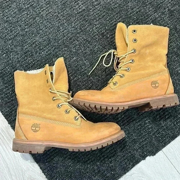 ⭐️Host Pick⭐️ Timberland women’s teddy fleece boots size 7 - Picture 4 of 5